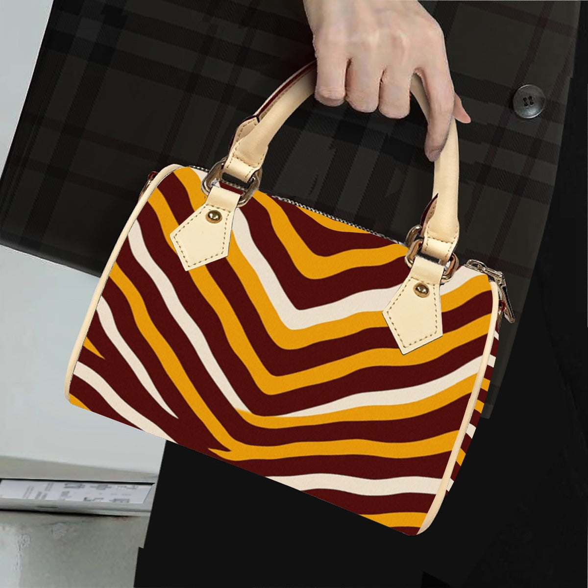 Washington Commanders Classic Barrel-Shaped PU Leather Handbag