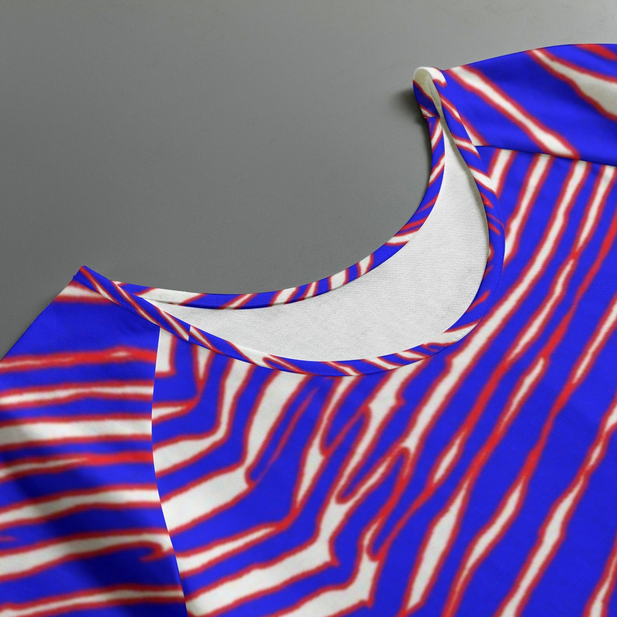 Buffalo Bills Zubaz Women's Round Neck T-shirt With Raglan Sleeve