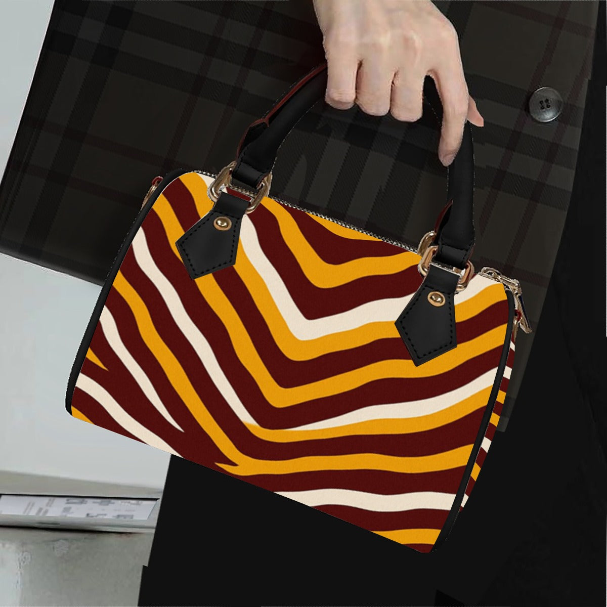 Washington Commanders Classic Barrel-Shaped PU Leather Handbag